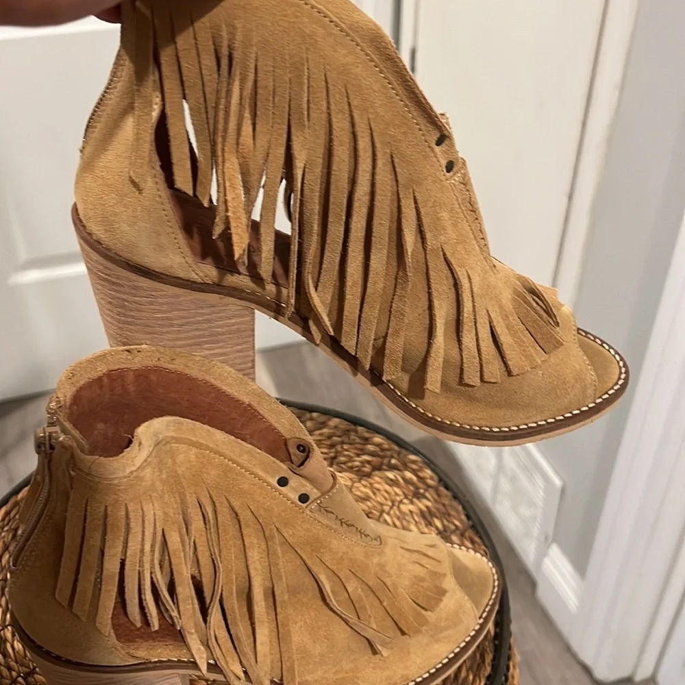 Anthro Musse & Cloud Galia‎ Boho Suede Fringe Bootie Tan 41